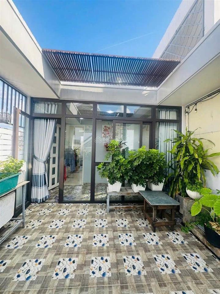 Tôi về quê ở bán nhà đồng naip15q10 gần siêu thị go miền đông. giá 3tỷ800/72m2 đang cho thuê 27tr