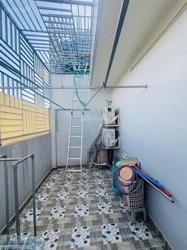 Tôi về quê ở bán nhà đồng naip15q10 gần siêu thị go miền đông. giá 3tỷ800/72m2 đang cho thuê 27tr