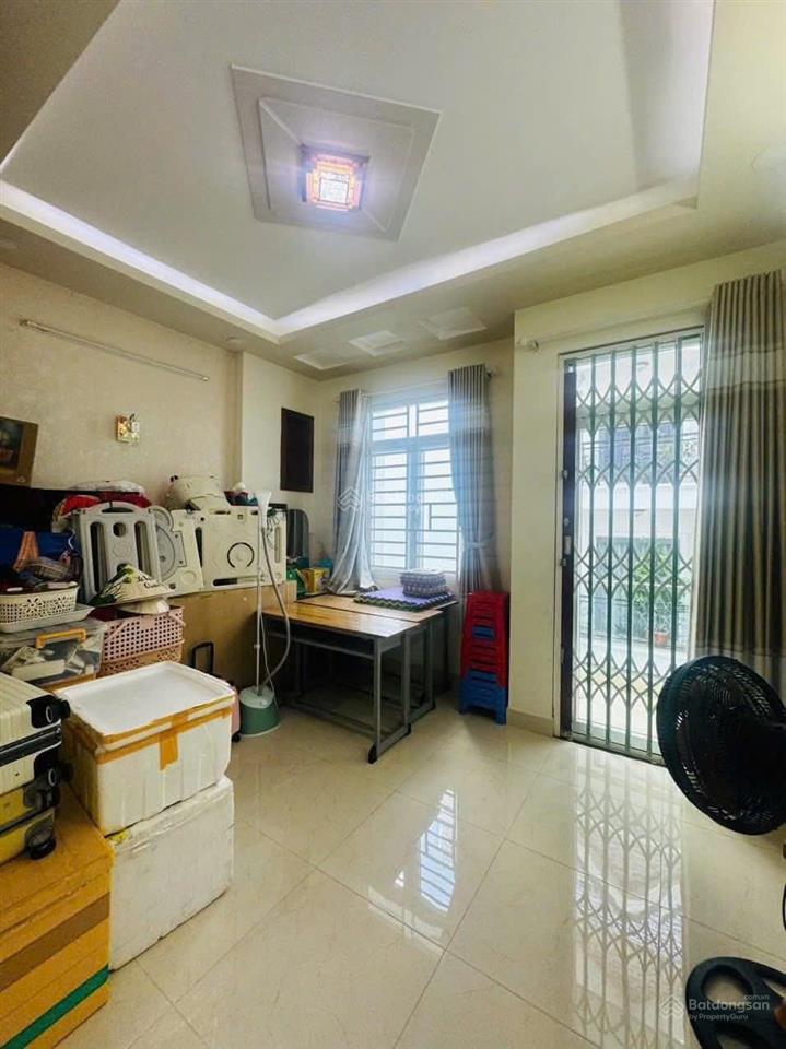 Tôi về quê ở bán nhà đồng naip15q10 gần siêu thị go miền đông. giá 3tỷ800/72m2 đang cho thuê 27tr