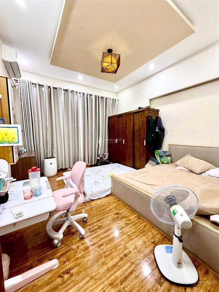 Cô lữ cần tiền giảm giá bán gấp nhà nhà bàn cờp3q3, gần chợ bàn cờ. dt 62m2 đang cho thuê 24tr