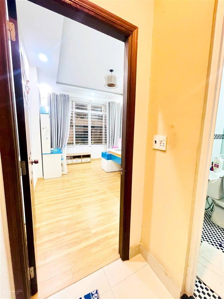 Cô lữ cần tiền giảm giá bán gấp nhà nhà bàn cờp3q3, gần chợ bàn cờ. dt 62m2 đang cho thuê 24tr