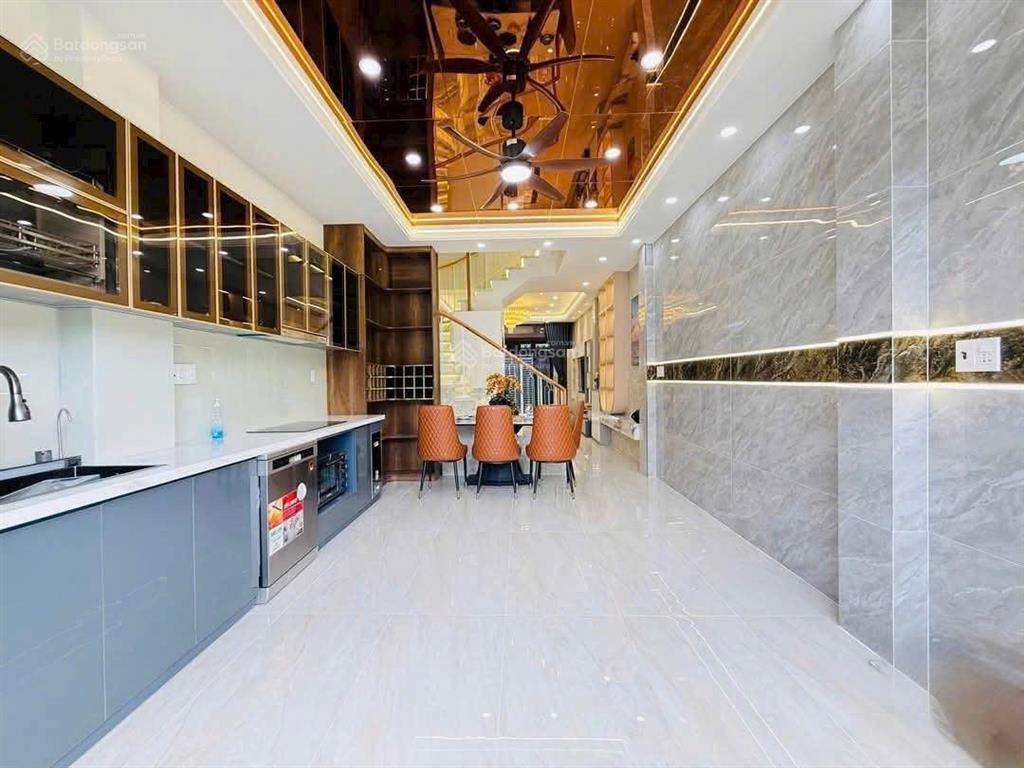 Tôi cần tiền bán nhà lê quý đôn  q3, gần coopmart nguyễn đình chiểu. 78m2 đang cho thuê 27tr