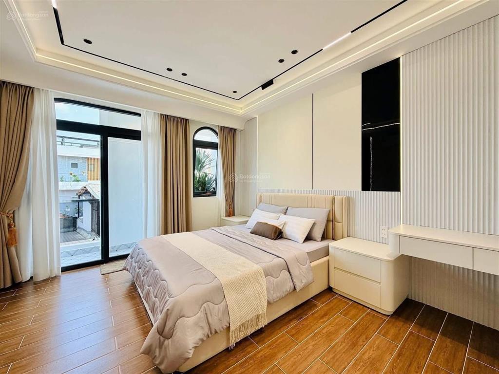 Cần tiền bán gấp nhà đinh tiên hoàng  q1 gần trung tâm thể thao hoa lư. 77m² cho thuê 26tr