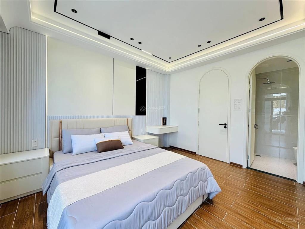 Cần tiền bán gấp nhà đinh tiên hoàng  q1 gần trung tâm thể thao hoa lư. 77m² cho thuê 26tr