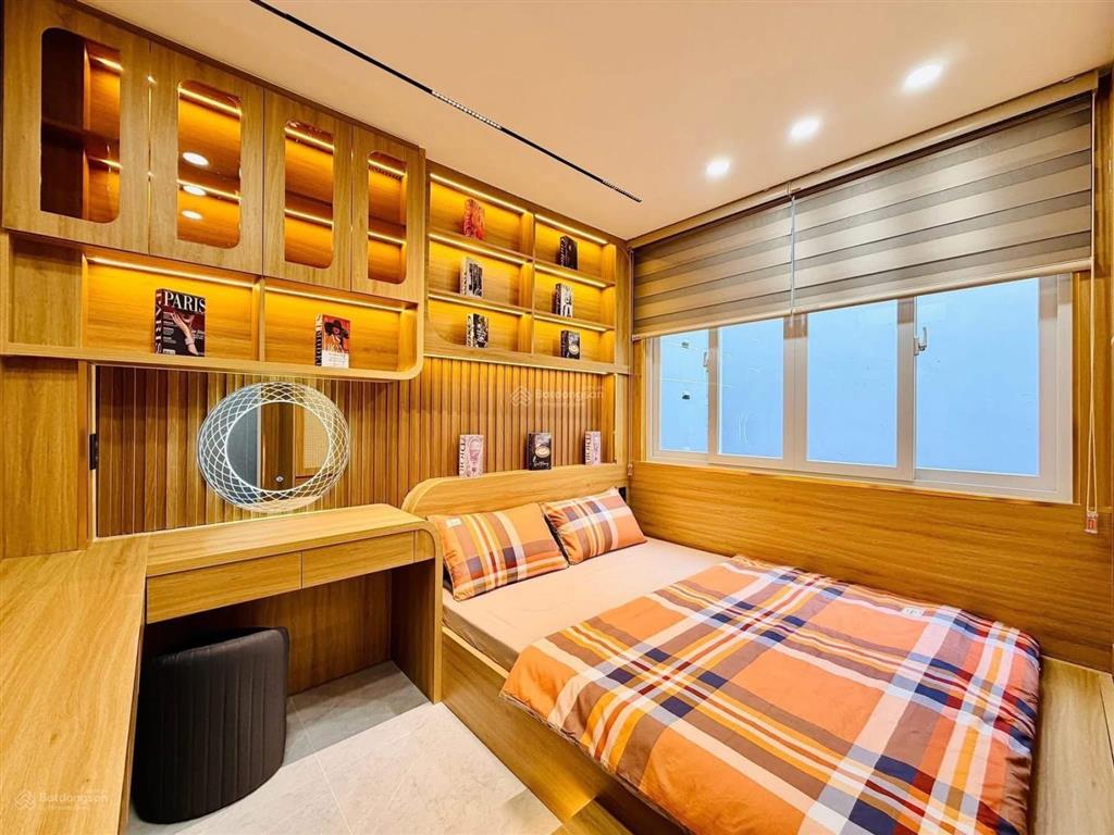 Giảm giá bán gấp nhà trần nguyên đán  q1, gần tiểu học trần quang khải. 84m2 đang cho thuê 30tr