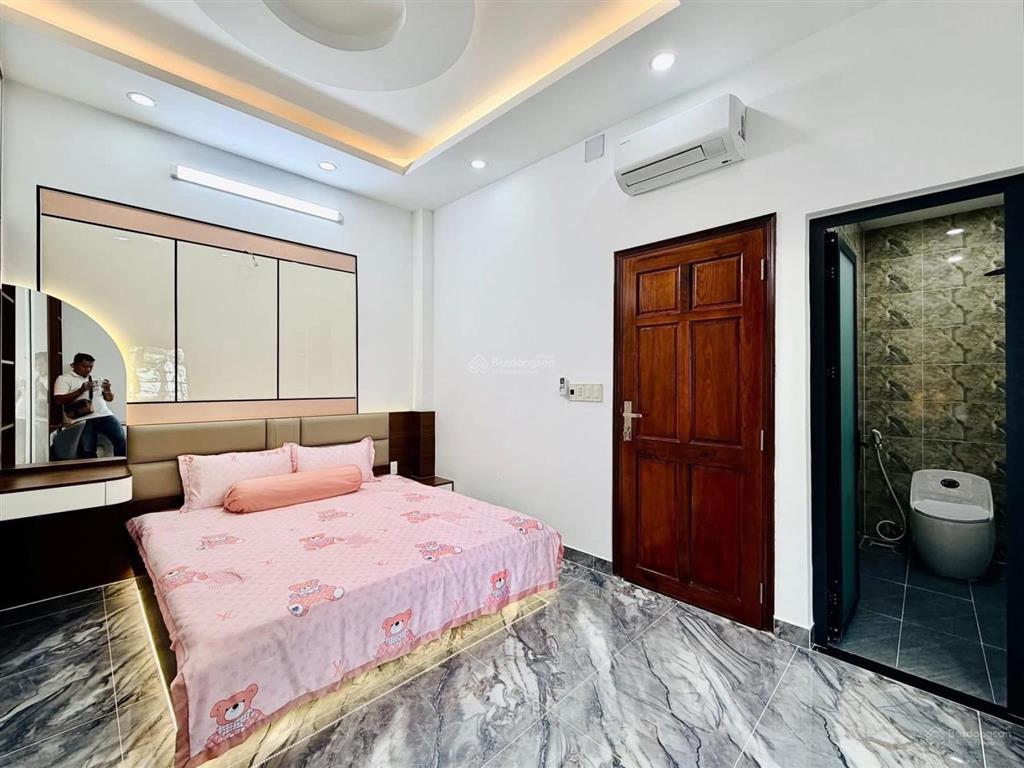 Cô hà cần bán nhà lý tự trọng  bến nghé  q1, gần bv nhi đồng 2. 89m2 đang cho thuê 32 triệu