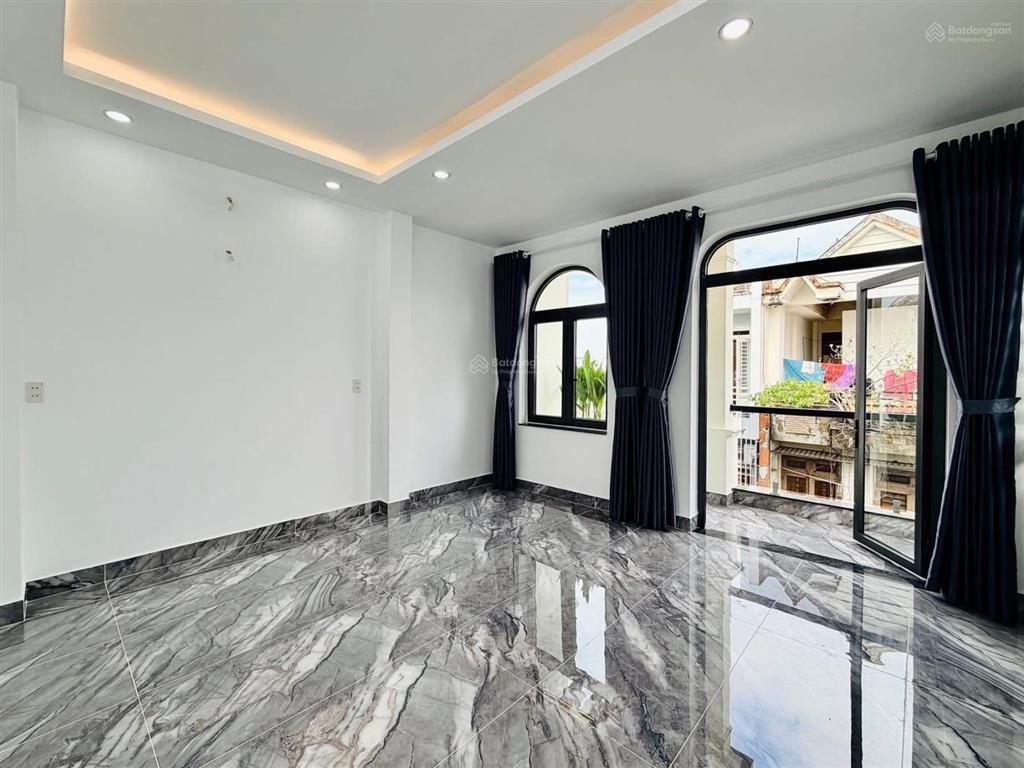 Cô hà cần bán nhà lý tự trọng  bến nghé  q1, gần bv nhi đồng 2. 89m2 đang cho thuê 32 triệu