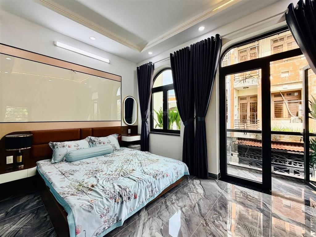 Cô hà cần bán nhà lý tự trọng  bến nghé  q1, gần bv nhi đồng 2. 89m2 đang cho thuê 32 triệu