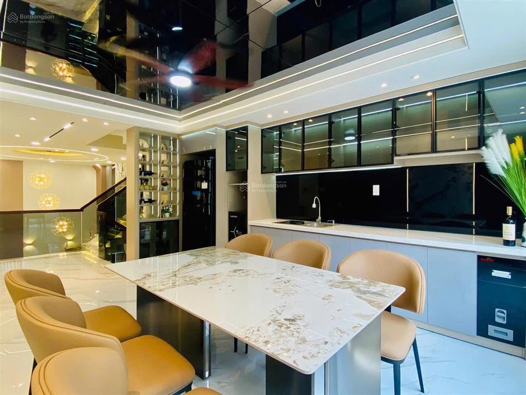 Nhà 79m2 đang cho thuê 29 triệu đường oto 8m mai thị lựu  đa kao  q1, gần đại học kinh tế