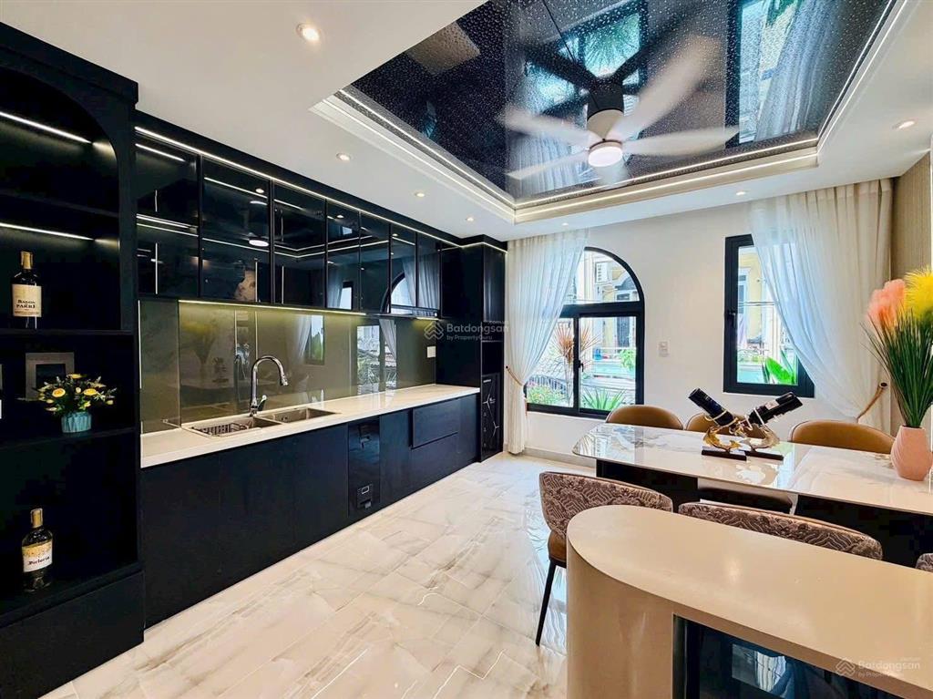 Đi định cư bán nhà nguyễn thông  võ thị sáu  q3 gần bệnh viện da liễu. dt 74m2 đang cho thuê 27tr
