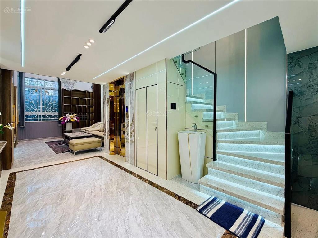 Giảm giá bán nhanh nhà lý chính thắngvõ thị sáuq3 gần thcs lê lợi. 3tỷ8  71m đang cho thuê 25tr