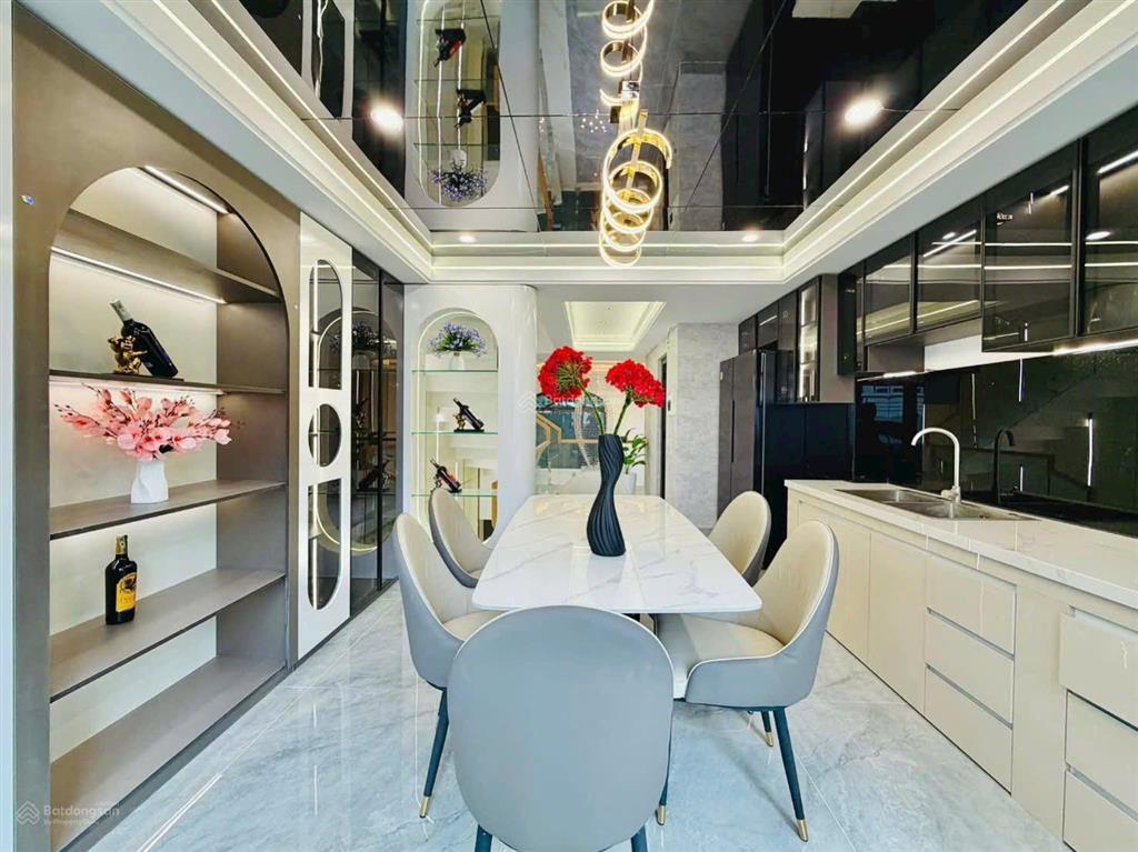 Chủ đi định cư bán nhà nguyễn văn trángq1, gần đại học hoa sen. giá 5tỷ650/79m2 đang cho thuê 27tr