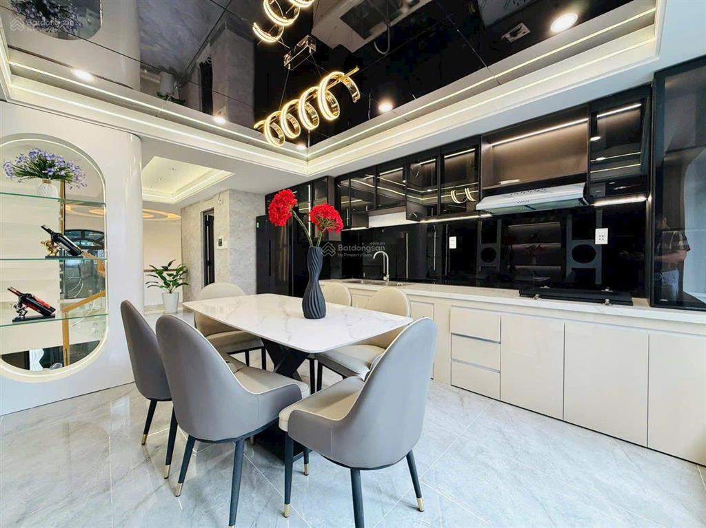 Chủ đi định cư bán nhà nguyễn văn trángq1, gần đại học hoa sen. giá 5tỷ650/79m2 đang cho thuê 27tr