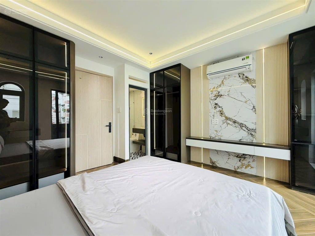 Chủ đi định cư bán nhà nguyễn văn trángq1, gần đại học hoa sen. giá 5tỷ650/79m2 đang cho thuê 27tr