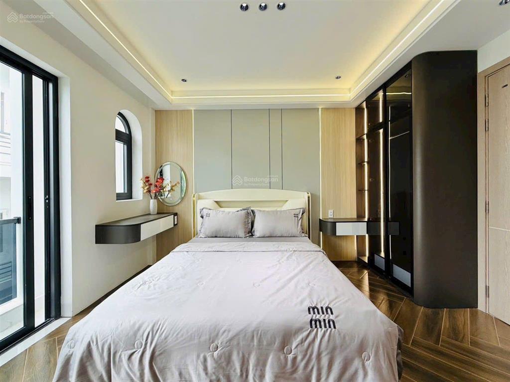 Chủ đi định cư bán nhà nguyễn văn trángq1, gần đại học hoa sen. giá 5tỷ650/79m2 đang cho thuê 27tr