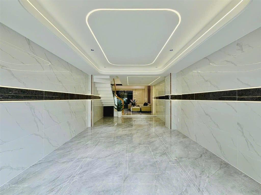 Chủ đi định cư bán nhà nguyễn văn trángq1, gần đại học hoa sen. giá 5tỷ650/79m2 đang cho thuê 27tr