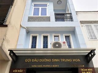 Chủ cần tiền bán gấp nhà vườn chuốip4q3, gần chợ vườn chuối. giá 3tỷ2/65m2 đang cho thuê 22tr/th