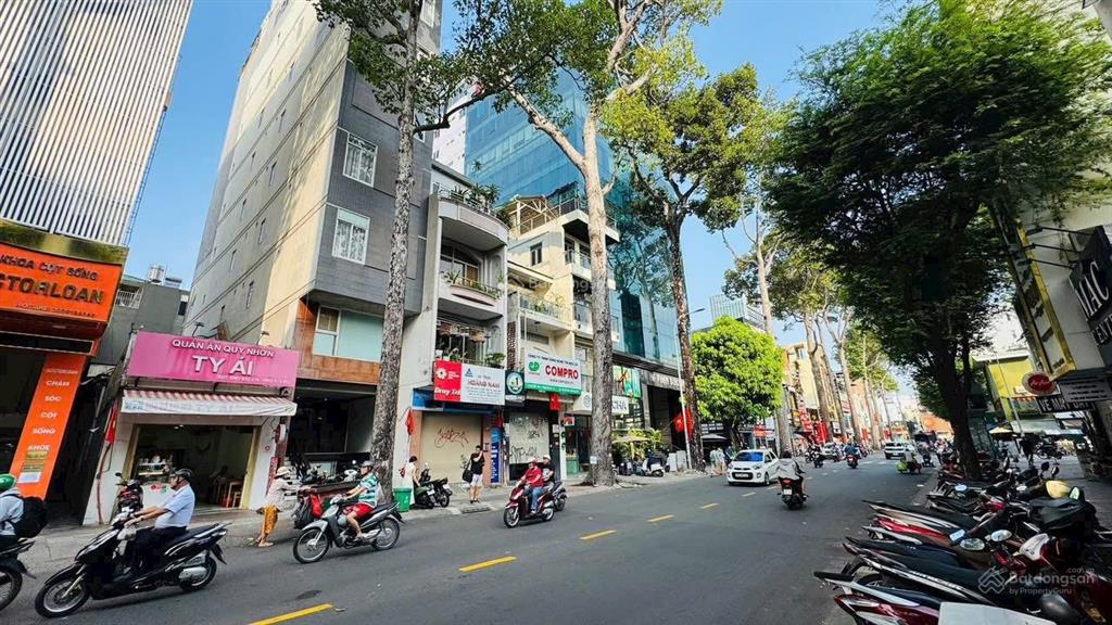 Cần tiền bán gấp nhà tôn thất tùng  q1 gần công viên 23 tháng 9. 73.44m2 đang cho thuê 29 triệu