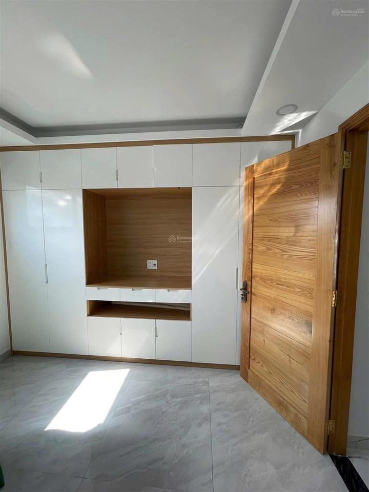 Cô vân đi mỹ ở cần bán nhà nguyễn thái bình q1, gần chợ dân sinh. dt 69m2 đang cho thuê 22tr