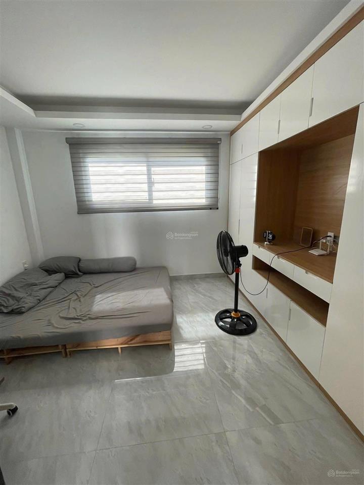 Cô vân đi mỹ ở cần bán nhà nguyễn thái bình q1, gần chợ dân sinh. dt 69m2 đang cho thuê 22tr