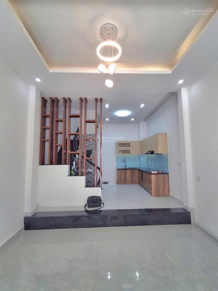 Nhà ngộp cần bán gấp cách mạng tháng támp11q3, gần chợ hoà hưng. dt 62,8m2 đang cho thuê 21tr