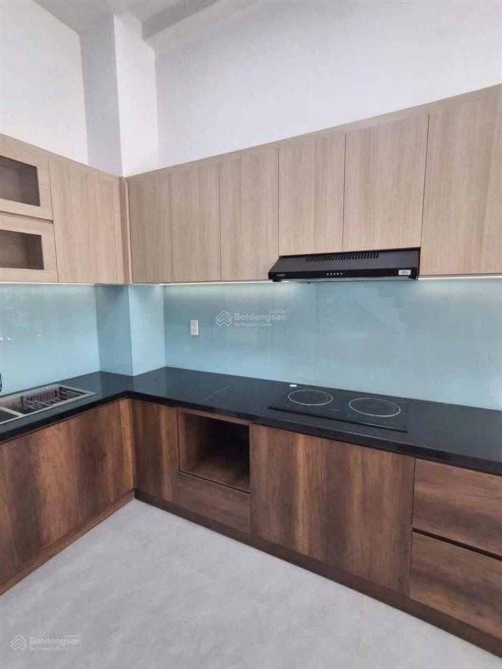 Nhà ngộp cần bán gấp cách mạng tháng támp11q3, gần chợ hoà hưng. dt 62,8m2 đang cho thuê 21tr