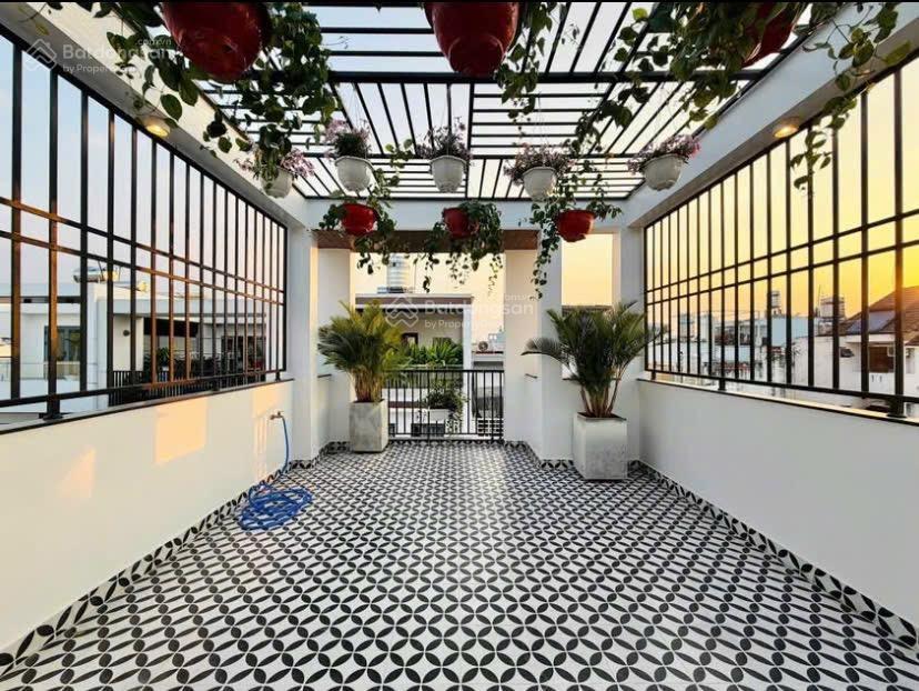 Bán nhà đường 2 ô tô né nhau phan huy ích p14 gò vấp sát bên emart. 2tỷ8/70,3m2 đang cho thuê 21tr
