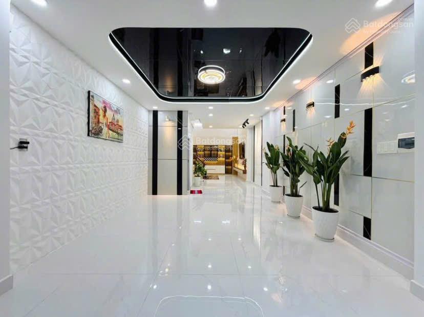 Bán nhà đường 2 ô tô né nhau phan huy ích p14 gò vấp sát bên emart. 2tỷ8/70,3m2 đang cho thuê 21tr