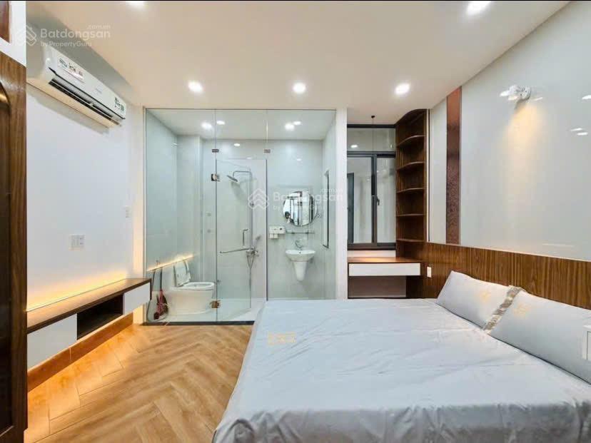 Bán nhà đường 2 ô tô né nhau phan huy ích p14 gò vấp sát bên emart. 2tỷ8/70,3m2 đang cho thuê 21tr
