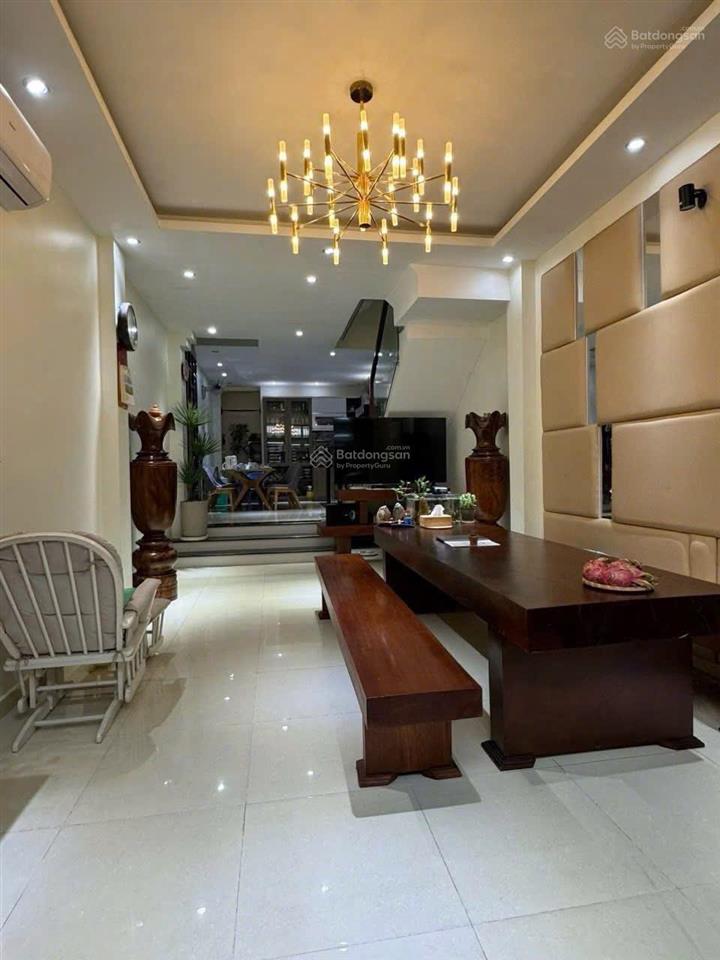 Chủ cần tiền bán gấp nhà vĩnh viễn  p2  q10, gần cao đẳng kinh tế. 82m2 đang cho thuê 25tr