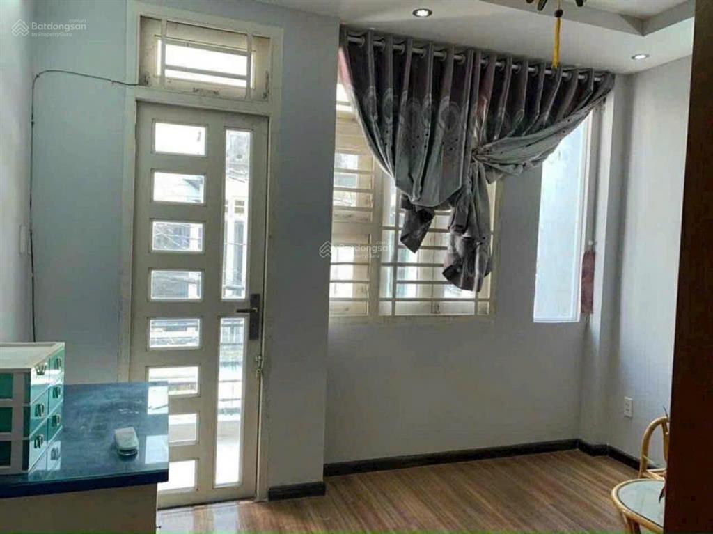 Chính chủ bán nhà cây điệpđakaoq1, gần tiểu học đinh tiên hoàng. 4tỷ1 dt 70m2 đang cho thuê 27tr
