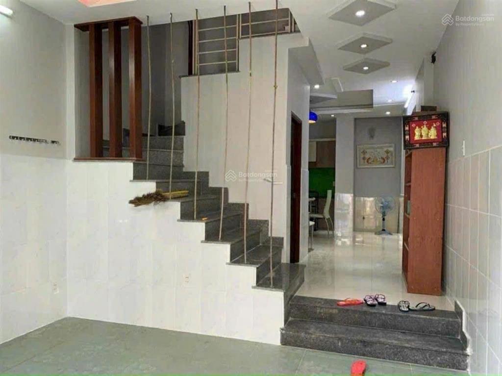 Chính chủ bán nhà cây điệpđakaoq1, gần tiểu học đinh tiên hoàng. 4tỷ1 dt 70m2 đang cho thuê 27tr