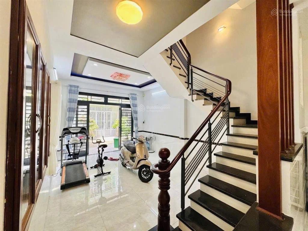 Chỉ 5tỷ590 hữu nhà 82m2 đang cho thuê 30tr. đường oto lưu văn langbến thànhq1, gần chợ bến thành