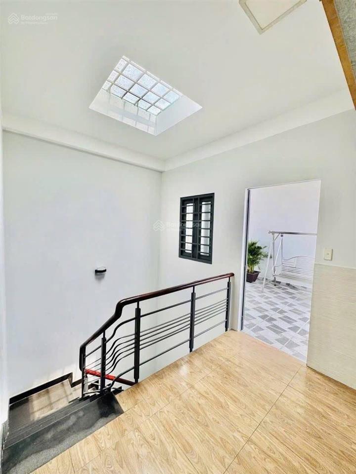 Chỉ 5tỷ590 hữu nhà 82m2 đang cho thuê 30tr. đường oto lưu văn langbến thànhq1, gần chợ bến thành