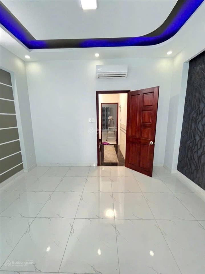 Chỉ 5tỷ590 hữu nhà 82m2 đang cho thuê 30tr. đường oto lưu văn langbến thànhq1, gần chợ bến thành