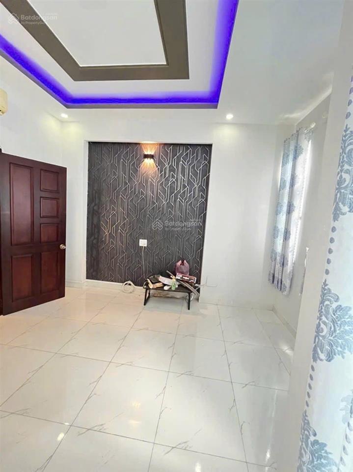 Chỉ 5tỷ590 hữu nhà 82m2 đang cho thuê 30tr. đường oto lưu văn langbến thànhq1, gần chợ bến thành