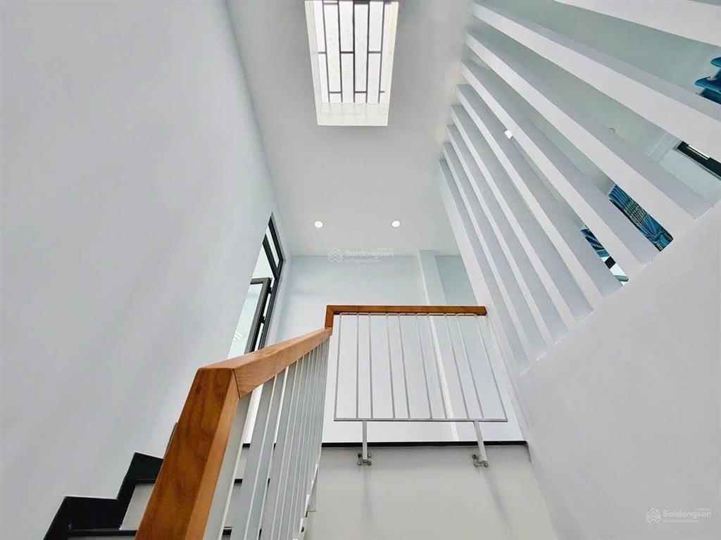 Chính chủ giảm giá bán gấp nhà lò siêup8q11, gần thpt nguyễn hiền. 3tỷ/79m2 đang cho thuê 20triệu