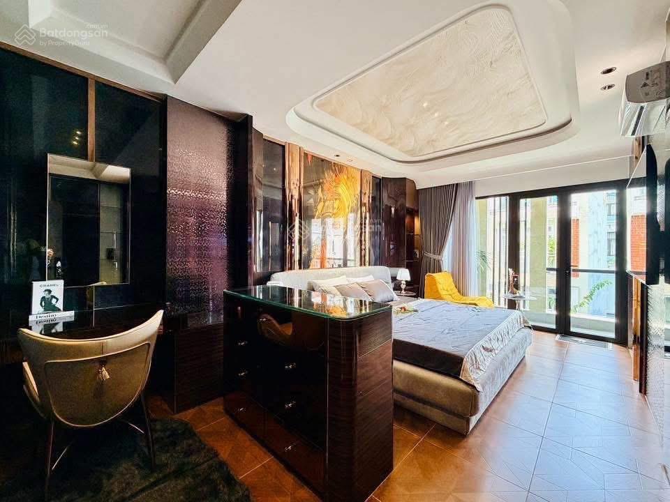 Cô na đi định cư bán nhà nguyễn an ninhbến thànhq1 gần chợ bến thành 5tỷ5/80m2 đang cho thuê 28tr