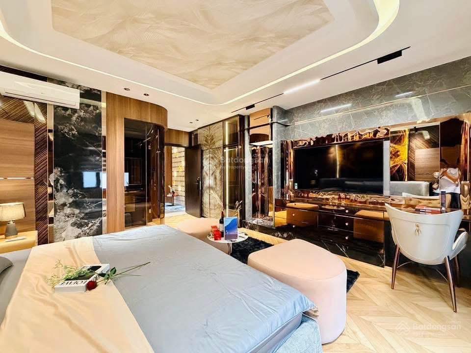Cô na đi định cư bán nhà nguyễn an ninhbến thànhq1 gần chợ bến thành 5tỷ5/80m2 đang cho thuê 28tr