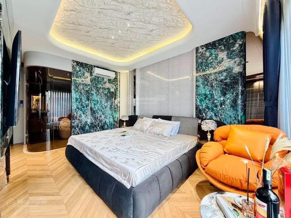 Cô na đi định cư bán nhà nguyễn an ninhbến thànhq1 gần chợ bến thành 5tỷ5/80m2 đang cho thuê 28tr