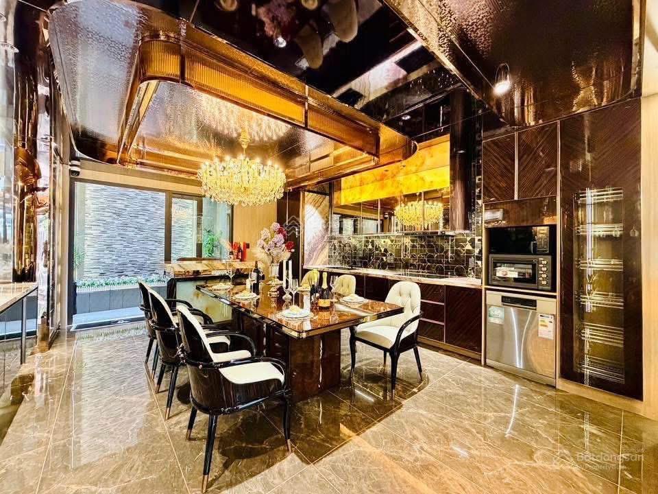 Cô na đi định cư bán nhà nguyễn an ninhbến thànhq1 gần chợ bến thành 5tỷ5/80m2 đang cho thuê 28tr