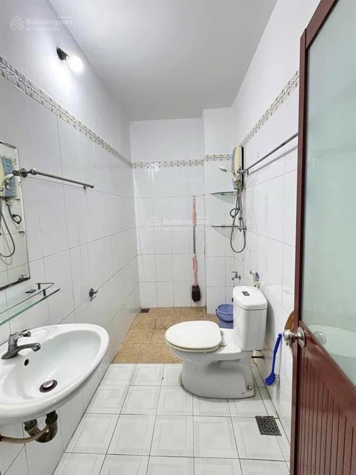 Giảm giá bán nhanh nhà lê quốc hưng  p13  q4, gần chợ xóm chiếu. dt 75m2 đang cho thuê 22tr