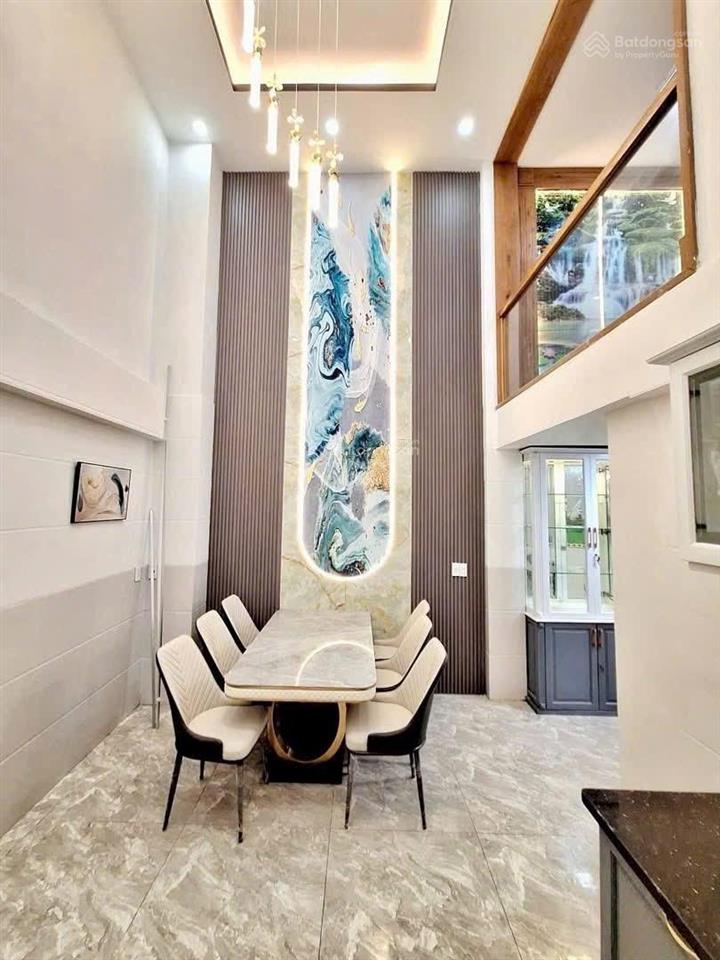 Cô hai cần bán gấp nhà mạc đĩnh chiq1, gần công viên lê văn tám. 4tỷ590/78,6m2 đang cho thuê 30tr