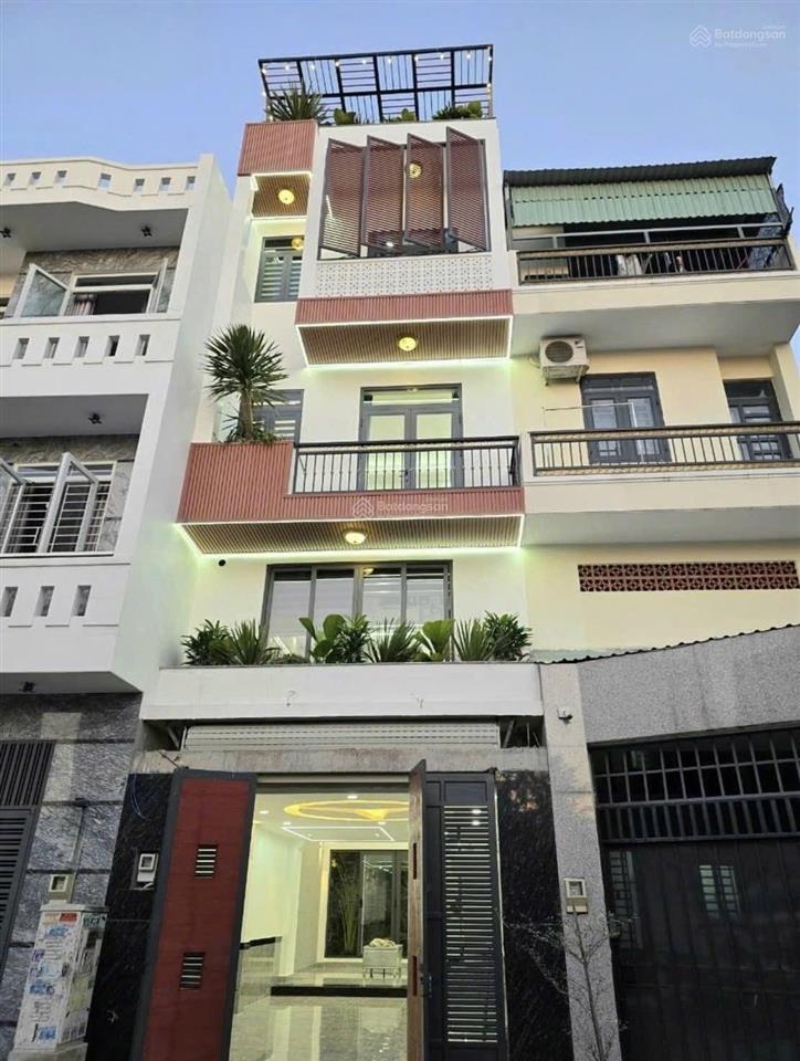 Cô mỹ đi định cư bán gấp nhà lê ngô cátq3, gần bệnh viện da liễu. dt 75m2 đang cho thuê 25 tr