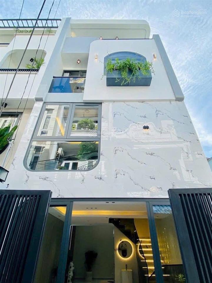 Cô tú về quê ở cần bán nhà nhiêu tâm  p5  q5, gần chợ hoà bình dt 80m2 đang cho thuê 24 triệu
