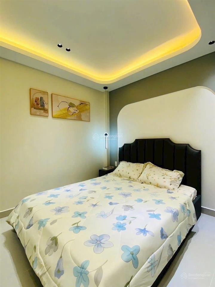Cô tú về quê ở cần bán nhà nhiêu tâm  p5  q5, gần chợ hoà bình dt 80m2 đang cho thuê 24 triệu