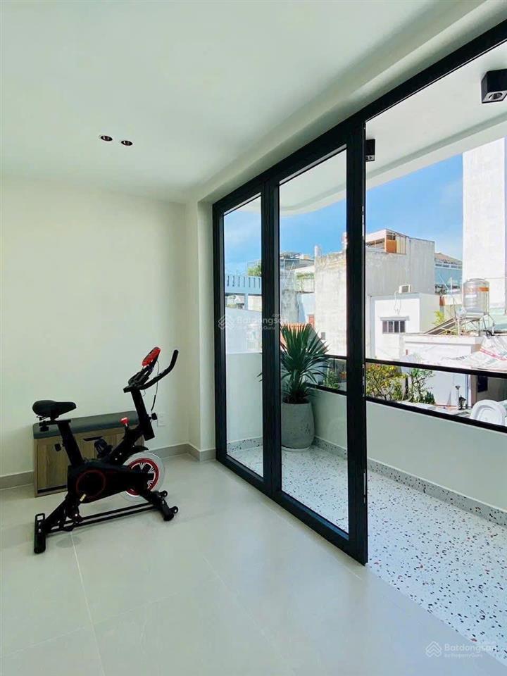 Cô tú về quê ở cần bán nhà nhiêu tâm  p5  q5, gần chợ hoà bình dt 80m2 đang cho thuê 24 triệu