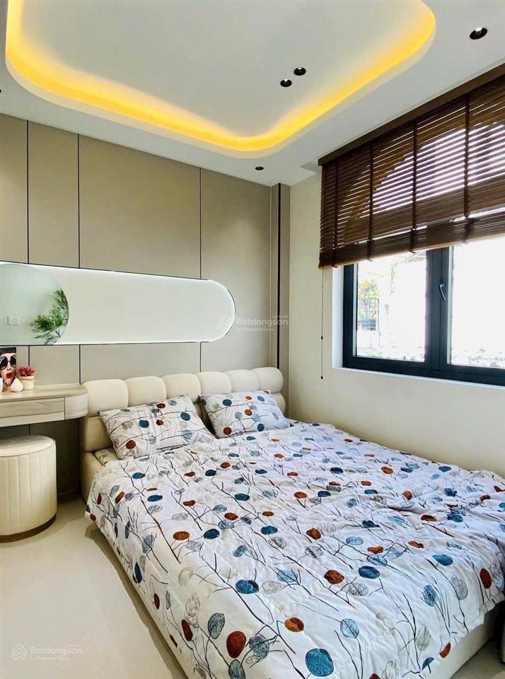 Cô tú về quê ở cần bán nhà nhiêu tâm  p5  q5, gần chợ hoà bình dt 80m2 đang cho thuê 24 triệu