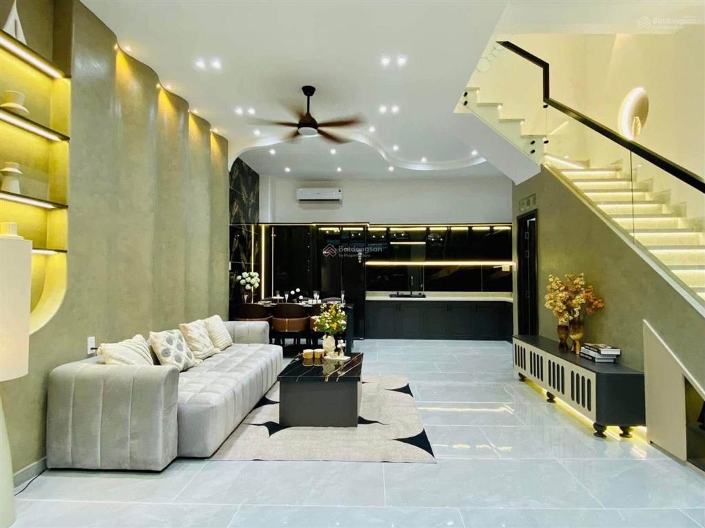 Cô hoa bán gấp nhà nguyễn thị minh khai  đa kao  q1, gần thảo cầm viên. 66m2 đang cho thuê 23tr