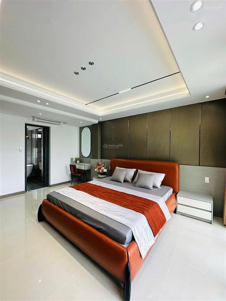 Tôi về quê ở cần bán gấp nhà nguyễn thị diệuq3, gần đại học mở. 83m2 đang cho thuê 27tr